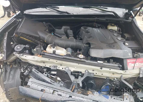 2021 Toyota 4Runner Nightshade Special Edition z USA, uszkodzony, nr VIN JTEJU5JR4M5837745